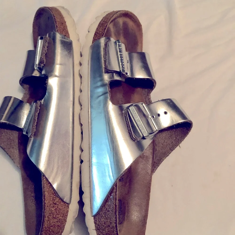 Birkenstock Arizona Softbed Metallic Silver Narrow (Women's)